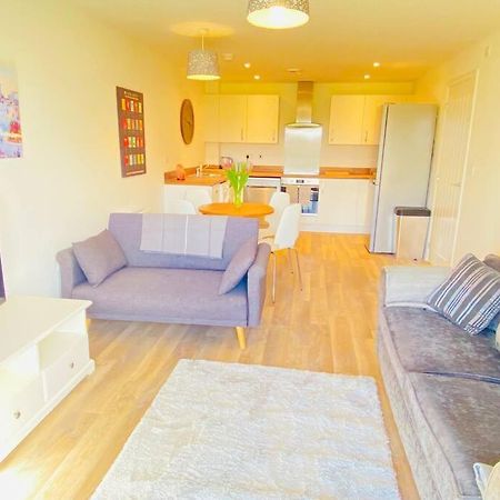 Beautiful, Brand New Apartment! Cheltenham Dış mekan fotoğraf