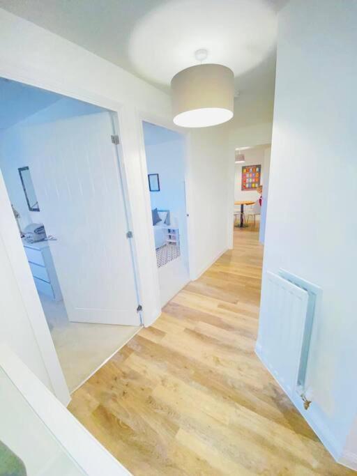 Beautiful, Brand New Apartment! Cheltenham Dış mekan fotoğraf