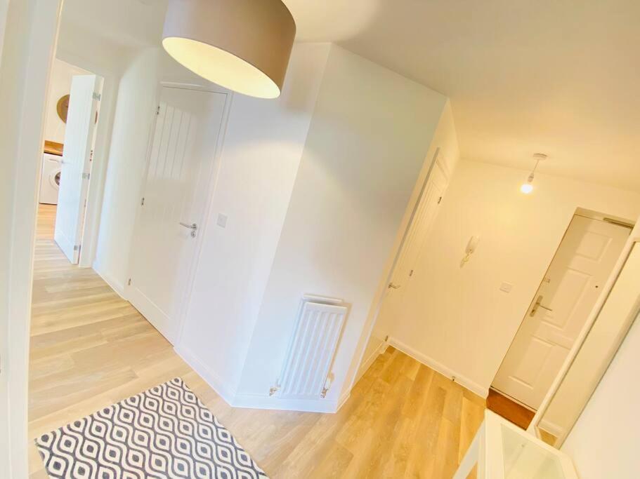 Beautiful, Brand New Apartment! Cheltenham Dış mekan fotoğraf
