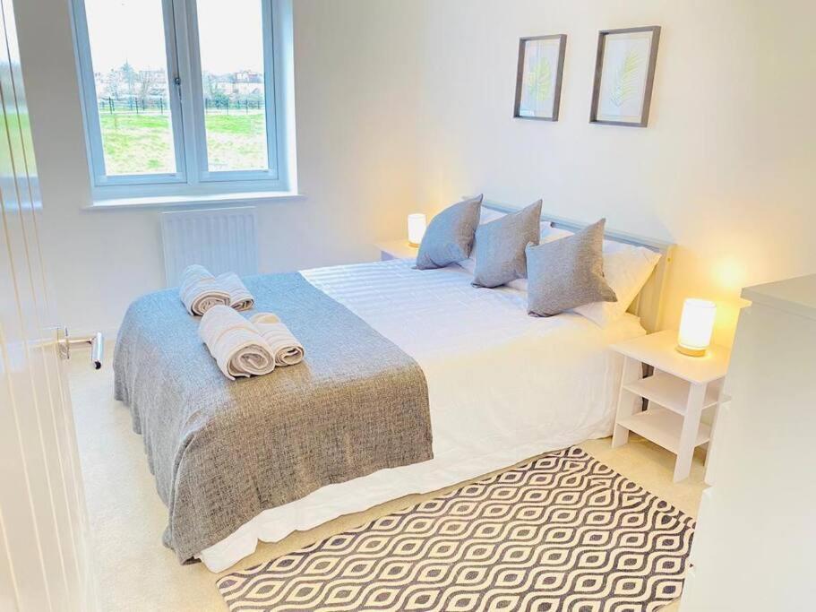 Beautiful, Brand New Apartment! Cheltenham Dış mekan fotoğraf